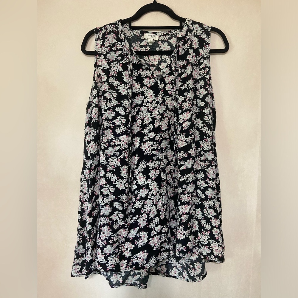 Umgee size S sleeveless split neck cherry blossom floral tunic tank EUC - Picture 2 of 6